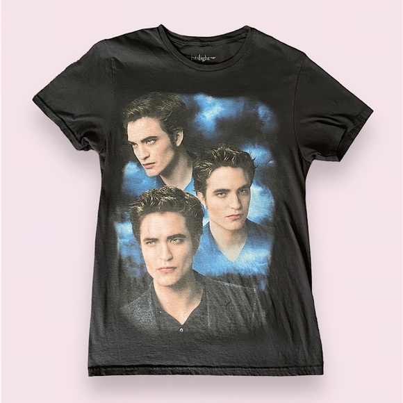 SOLD • twilight saga edward cullen t-shirt - Picture 3 of 9